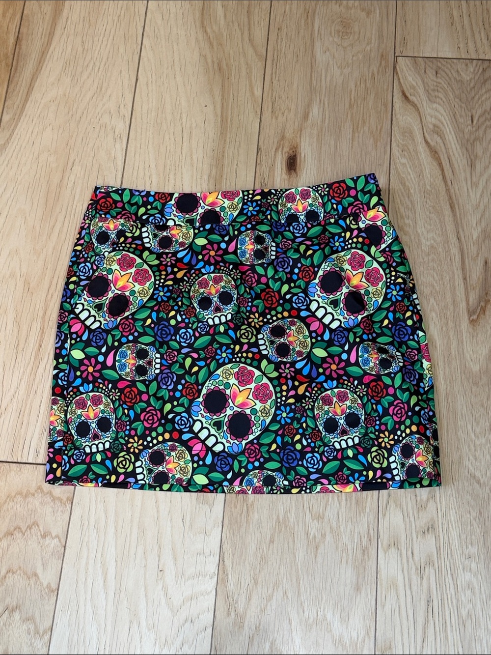 Loudmouth Black Multi Sugar Skull Mini Skort NWOT